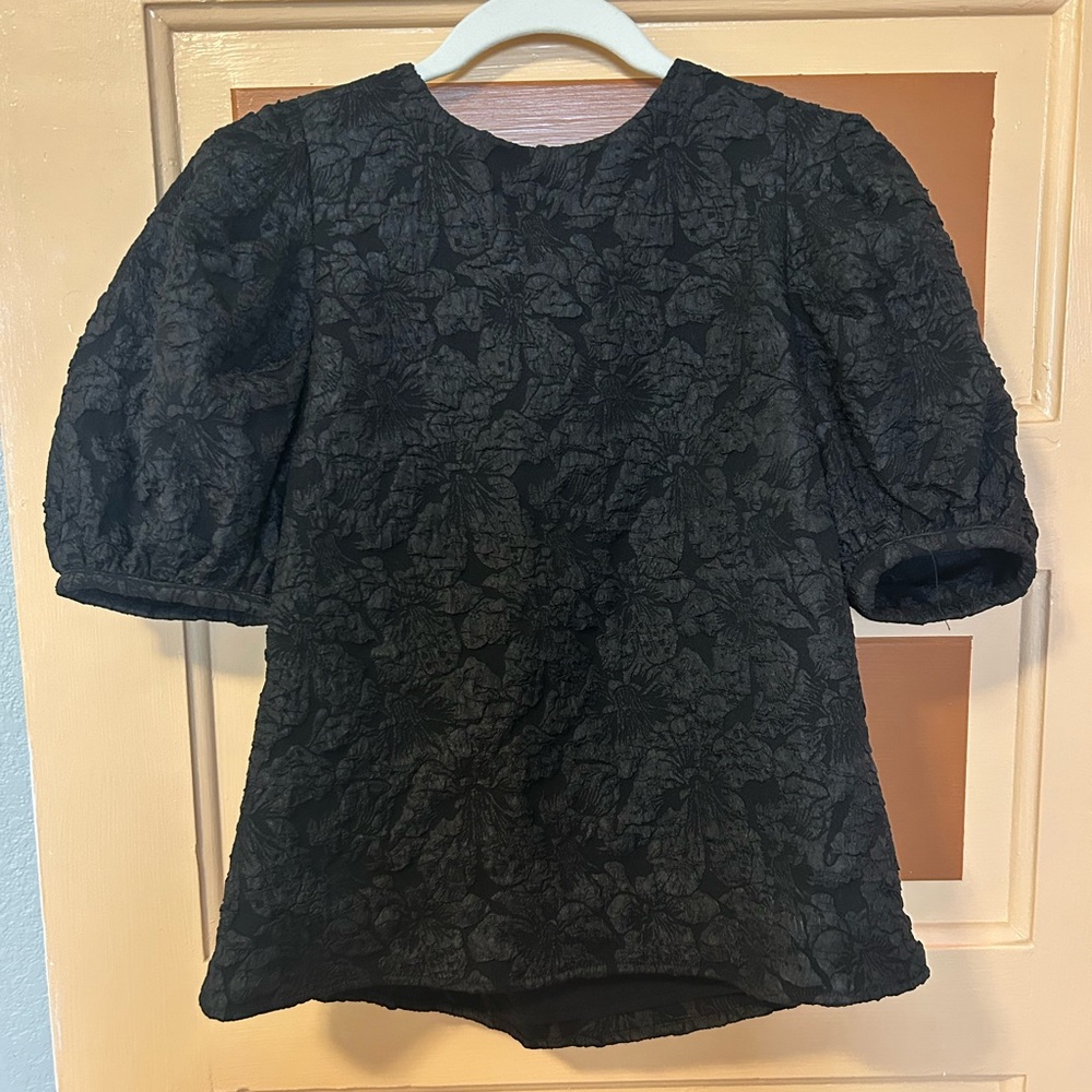 Black Textured Puff Sleeve Top